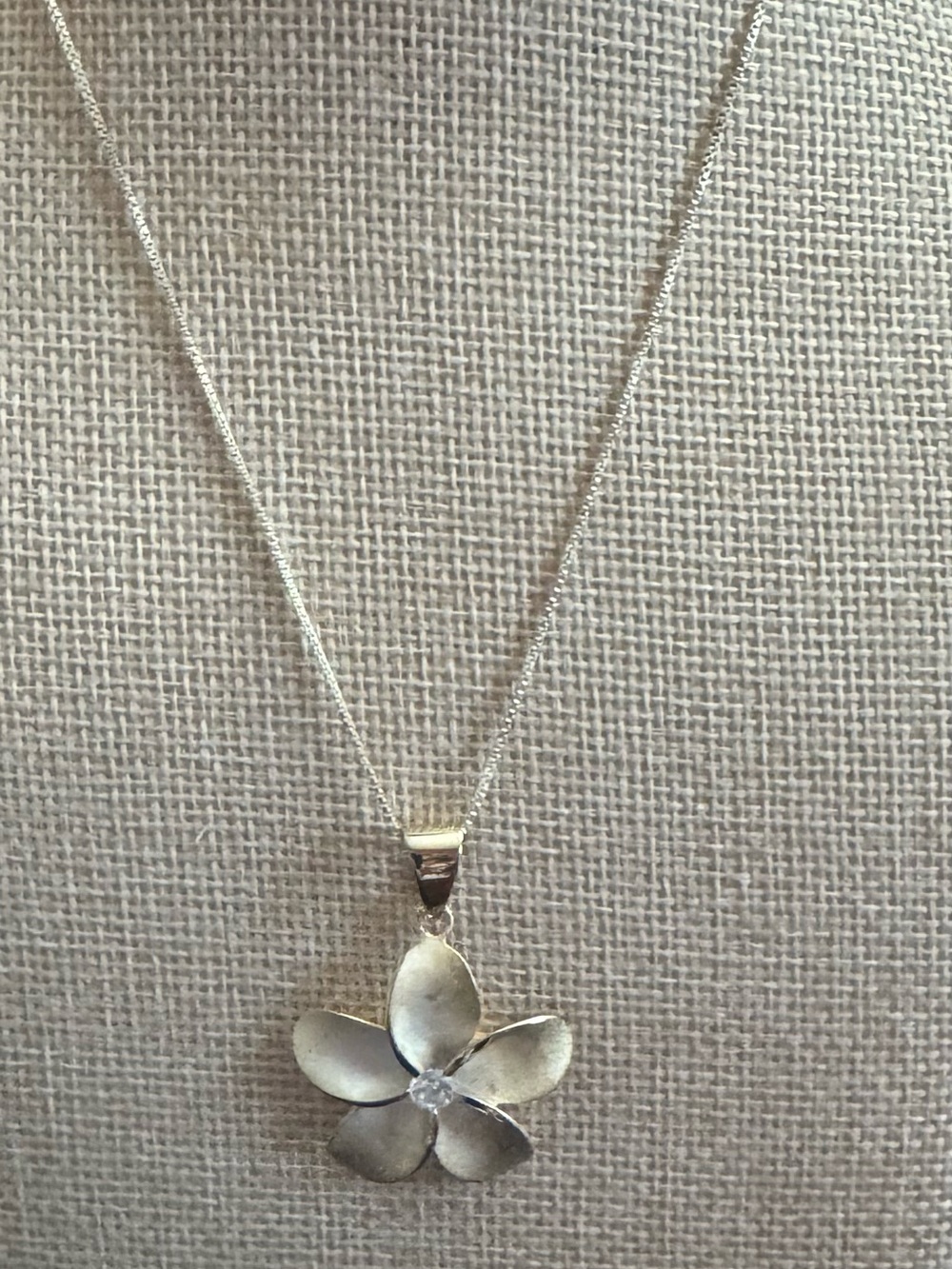 Petal Perfect!  .925 Silver Flower Pendant w/chain Necklace w/Center CZ Stone